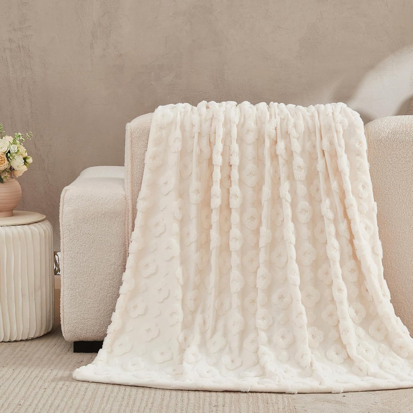 Lotus Karen Faux Fur Throw Blanket Soft White Fluffy Fuzzy Plush Throw Blanket for Bed Sofa Couch Chair Camping Travel Lightweight Bed Blanekt Jacquard Furry Blankets