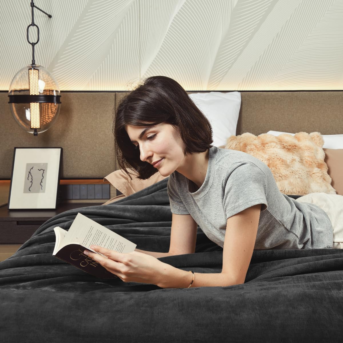 KAWAHOME Sherpa Fleece King Size Blanket for Bed - Extra Warm and Heavy Thick Blankets for Winter, Super Soft 500GSM Plush Blanket, 108" X 90" Dark Grey