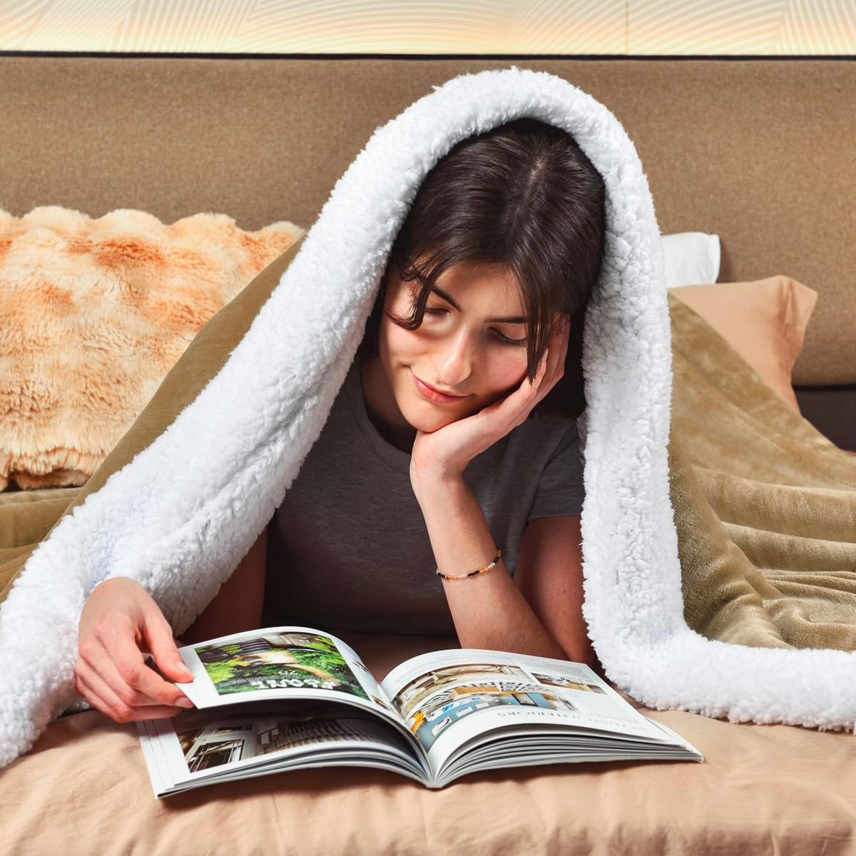 KAWAHOME Sherpa Fleece Queen Size Blanket - Extra Warm 500GSM Plush Blanket in Camel, Perfect for Winter