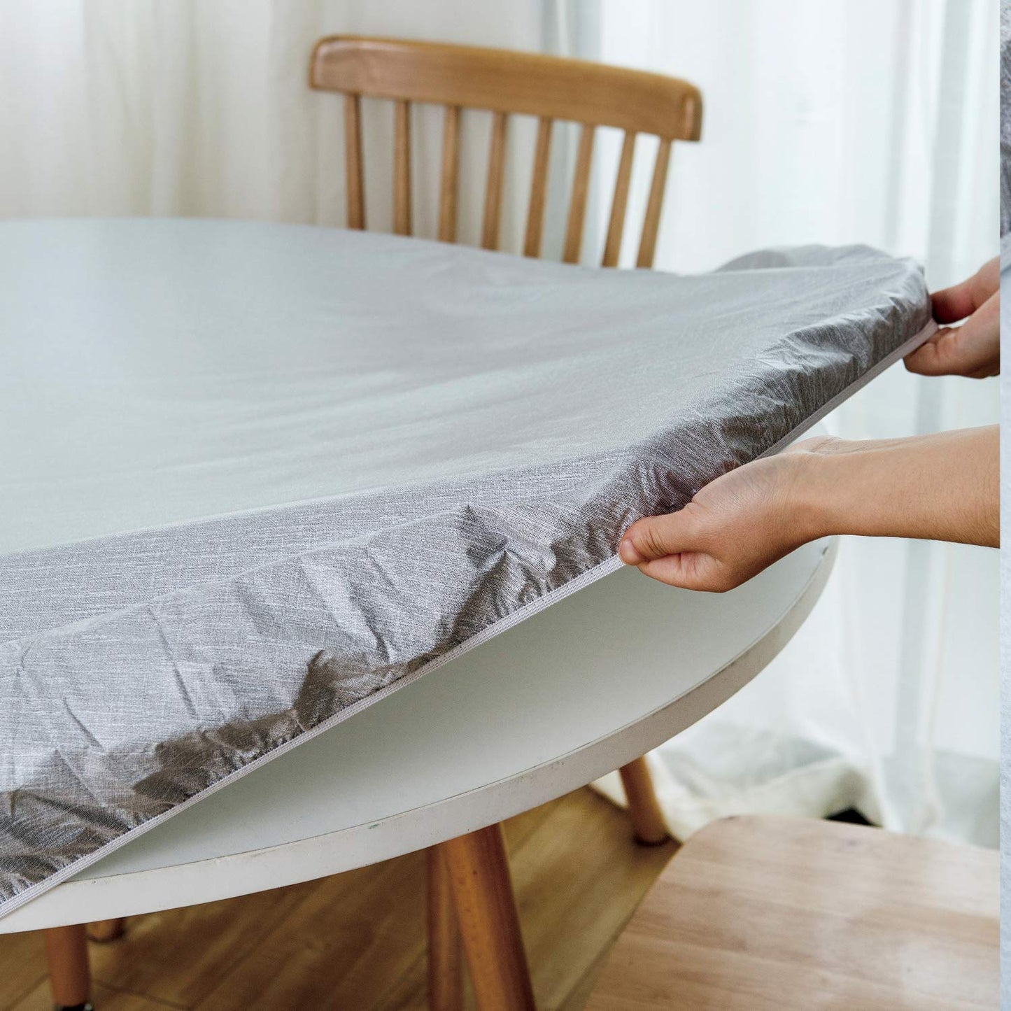 NLMUVW Round Tablecloth Vinyl with Elastic Edge Flannel Backing, Fitted PVC Table Cloth Waterproof Wipe Clean Table Cover for Picnic Party Outdoor, Light Grey, 40"- 44"
