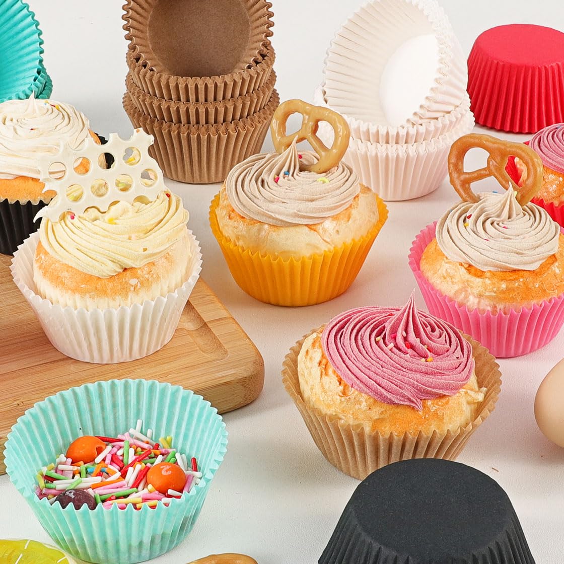 Standard Red Cupcake Liners for Baking 200 Counts - Caperci Greaseproof Muffin Baking Cups for Wedding Birthday Party Baby Shower Festivals (Red)