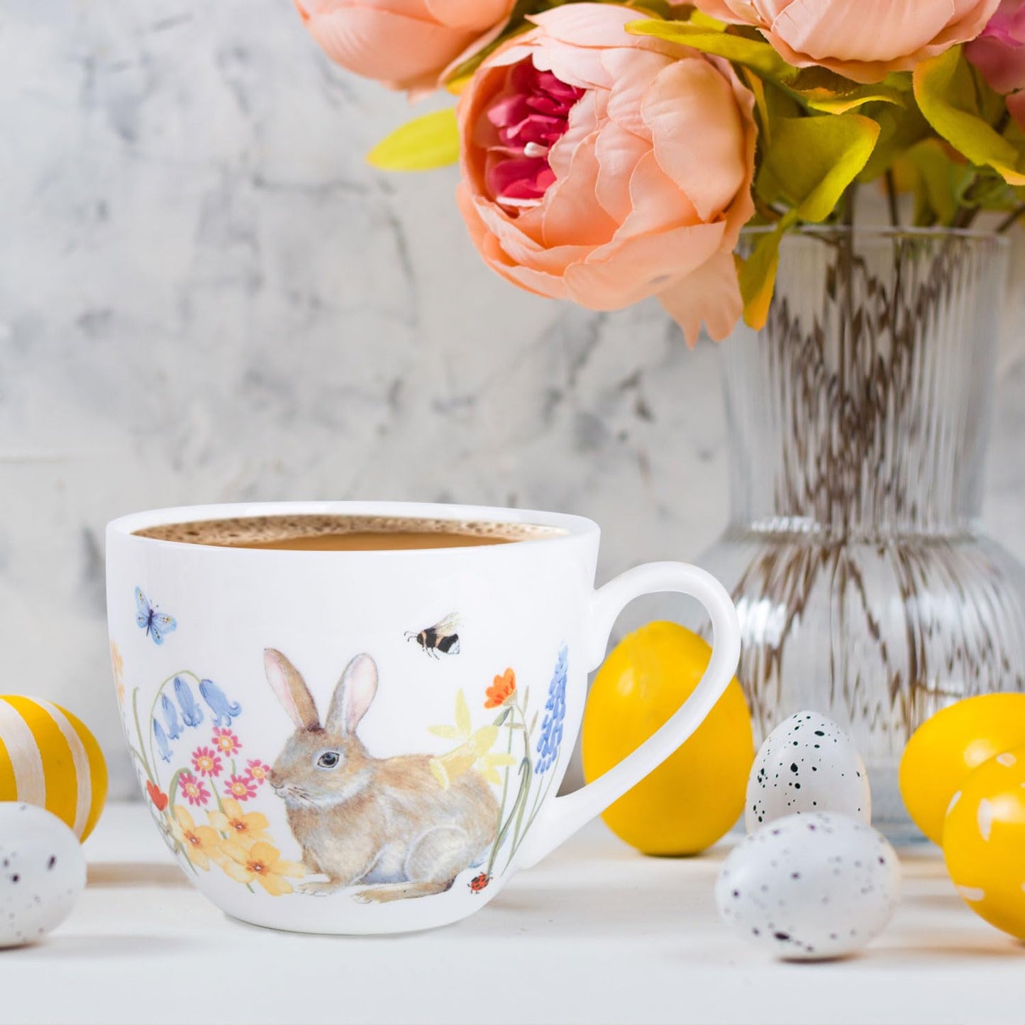 20 oz Easter Bunny Coffee Hug Mug, Spring Flowers & "Happy Days" Slogan, Premium Bone China Rabbit Tea Mug, Cute Easter Gift for Women, Family, Friends, Designed in England by Harvest Green Studio
