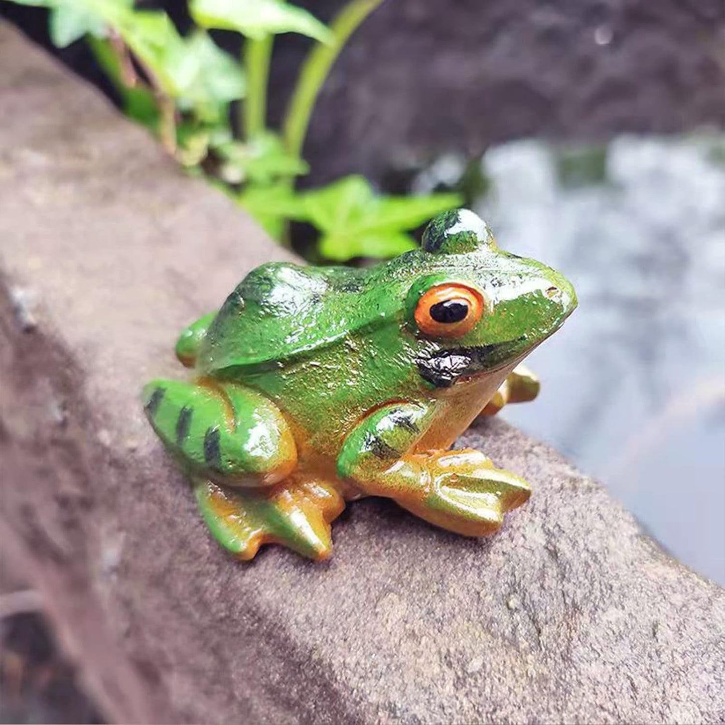 Skiennix Frog Statues - Miniature Resin Sculptures for Fairy Gardens | Indoor & Outdoor Decor (2 Pcs)