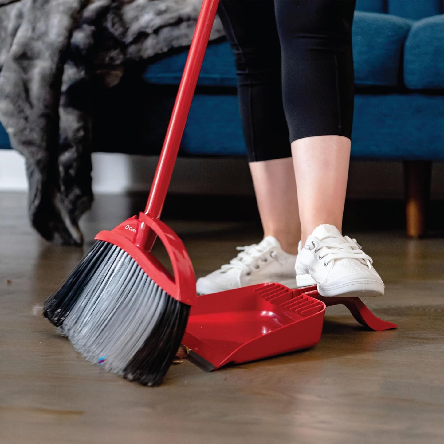 O-Cedar Pet Pro Broom - Step-On Dustpan for Effortless Cleaning | Removes 99% Pet Hair | Ideal for Cat & Dog Owners
