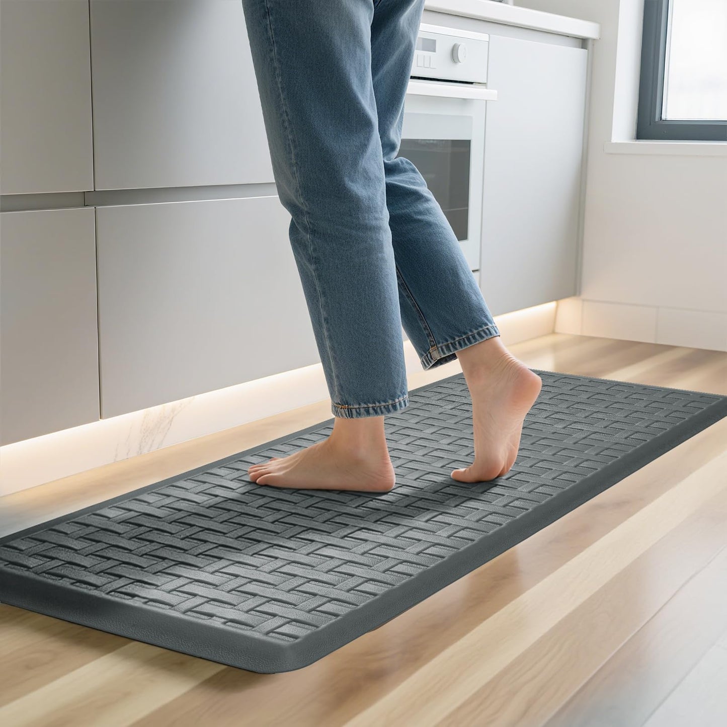 UKISS Kitchen Rugs ，Waterproof Kitchen Mats ，Cushioned Anti Fatigue Kitchen Mat for Floor, Non-Slip Comfort Foam Standing Mat for Kitchen, Floor Home, Office, Sink, Laundry (Grey, 17.3"x39")