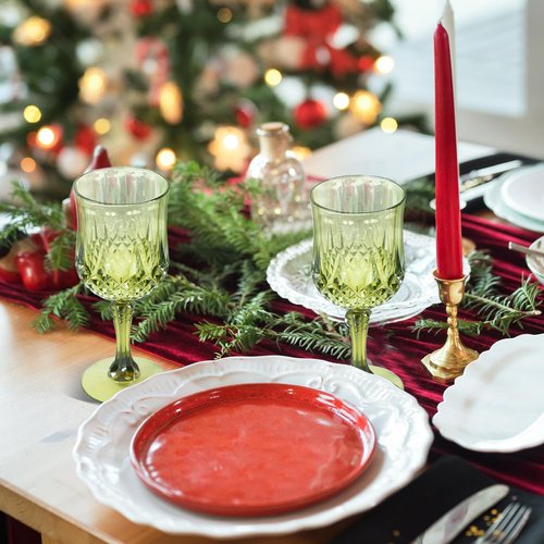 CHLJAR 24 Pcs Plastic Vintage Green Wine Drinking Glasses, 7oz Plastic Water Goblets Green Reusable Drinkware Vintage Unbreakable Champagne Glassware for Wedding Reception Grand Event Party
