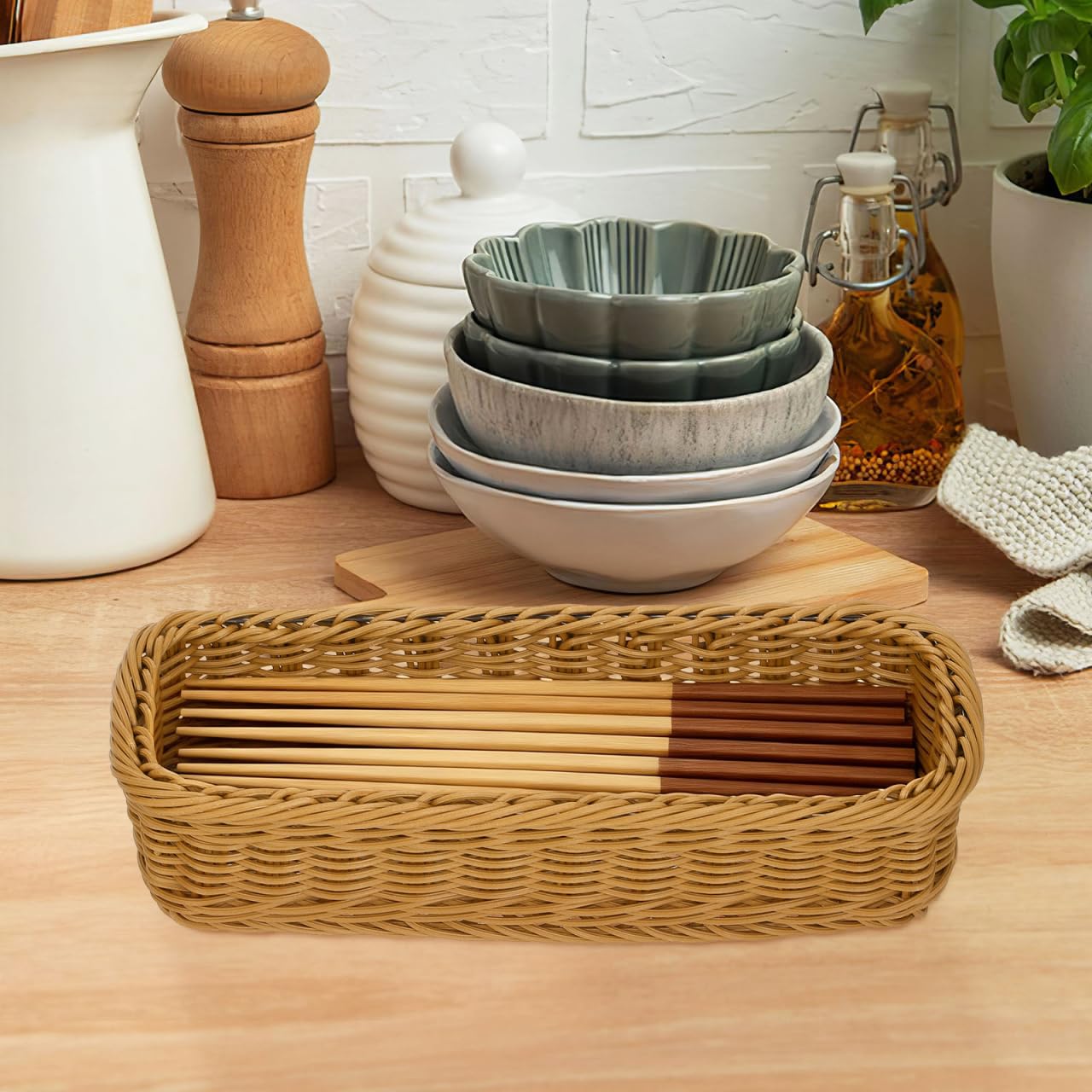 Cabilock 2pcs Wicker Cutlery Basket, Rectangular Woven Storage Bins for Kitchen Drawer, Rattan Utensil Organizer Tray, Flatware Silverware Holder for Dining Table Countertop
