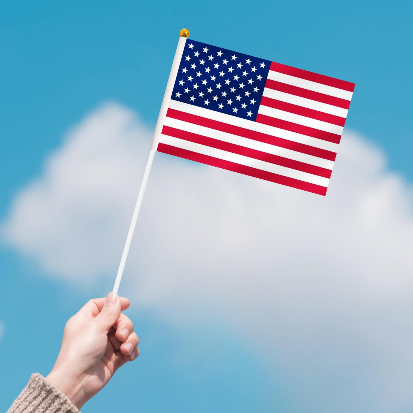 Yamiuo 50 Pack USA Mini Stick Flag, American Hand Held Small Miniature Stick Flag, National Country Flag for Party Decorations, Outdoor Decoration, Festival Events Celebration, World Cup, Sports Events, International Festival (USA)