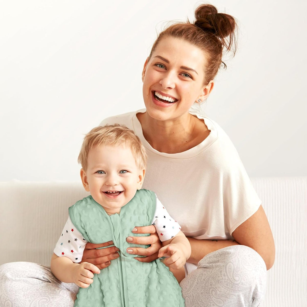 Yoofoss Baby Sleep Sack | Fleece Wearable Blanket for 0-6 Months | Plush Dots & 2-Way Zipper