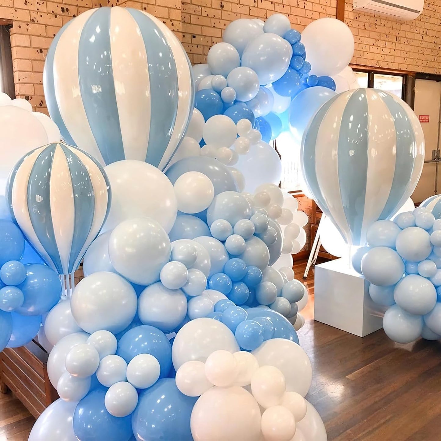 PartyWoo Baby Blue Balloon Arch Kit - 127pcs in Various Sizes for Graduation & Baby Showers