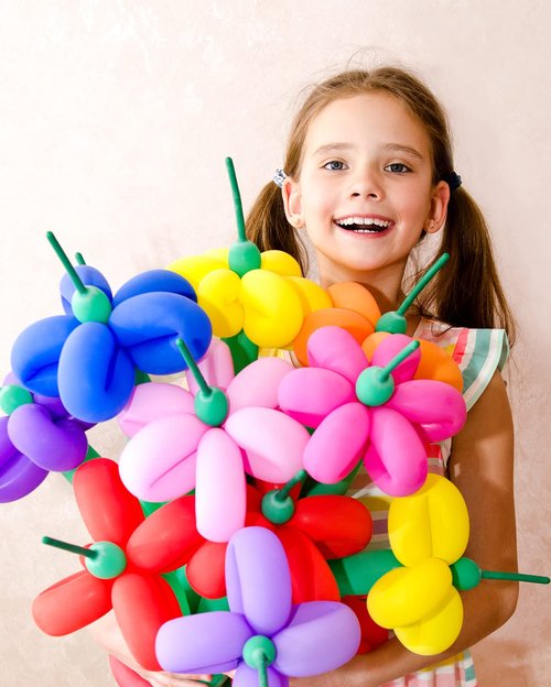 FOTIOMRG 200pcs Twisting Balloons 260 Long Balloons for Balloon Animals, 20 Assorted Colors Premium Quality Magic Skinny Modeling Latex Balloon for Birthday Christmas Party Decorations