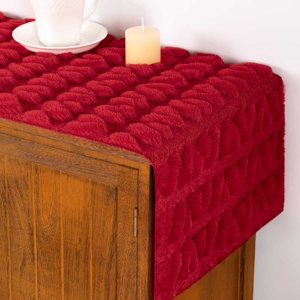Socomi Red Heart Valentine's Day Romantic Plush Fluffy Faux Fur Jacquard Table Runner for Holiday Kitchen Dining Table Decoration Home Party Decor 13x72 Inch