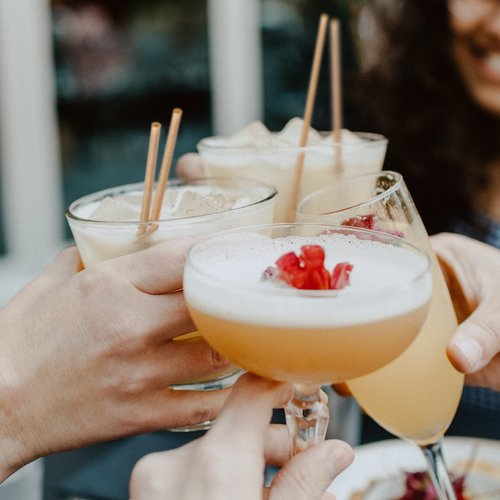 5 Inch Short Biodegradable Cocktail Straws 200 pcs Compostable Cocktail Stirrers Straws Made from 100% Sugarcane Fiber A Plasticless Sturdy Drinking Straws for Hot and Cold Drinks Not Foggy