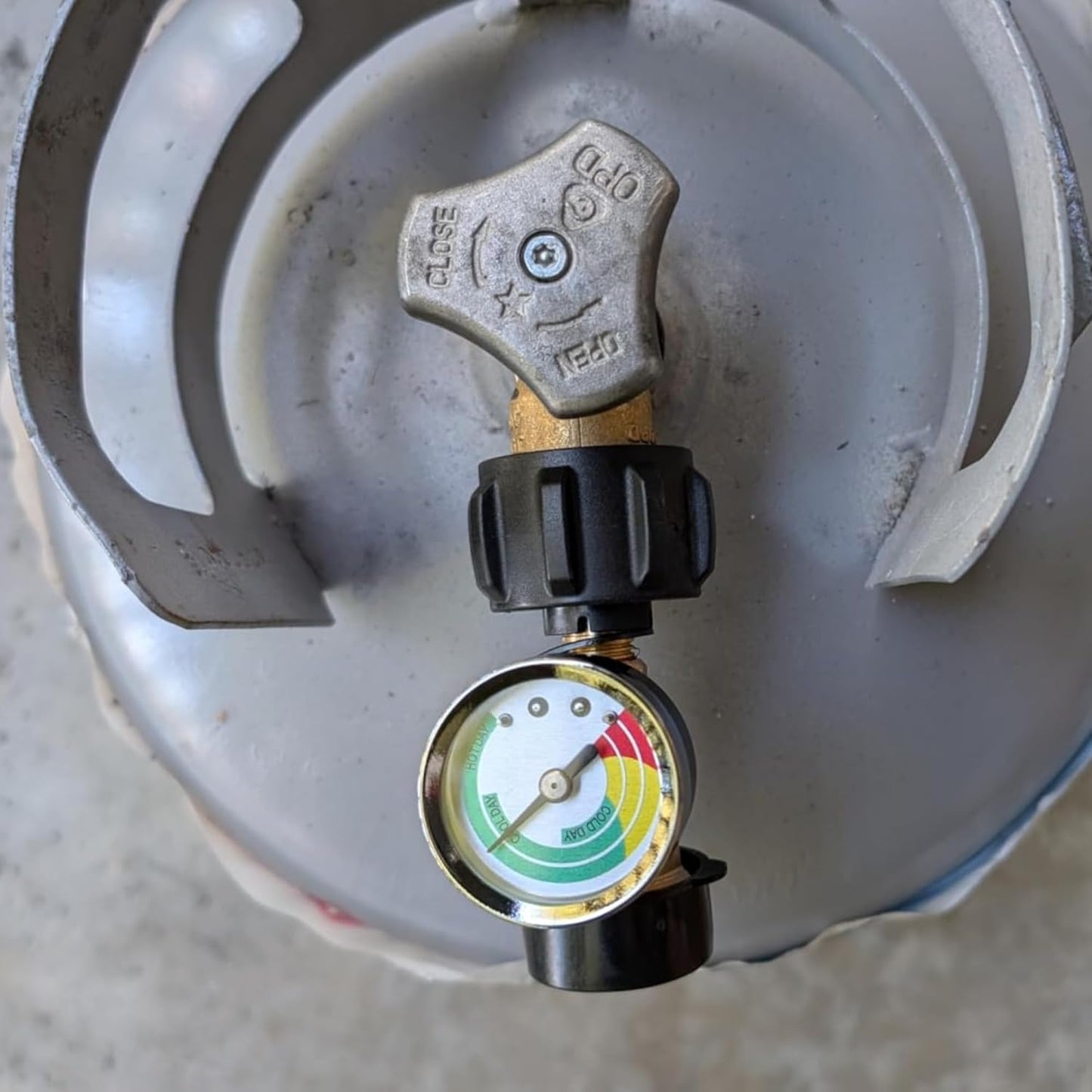 Propane Tank Level Indicator Gauge - Universal QCC 1/Type 1 Connection | Brass Construction for 5-40 lb Tanks