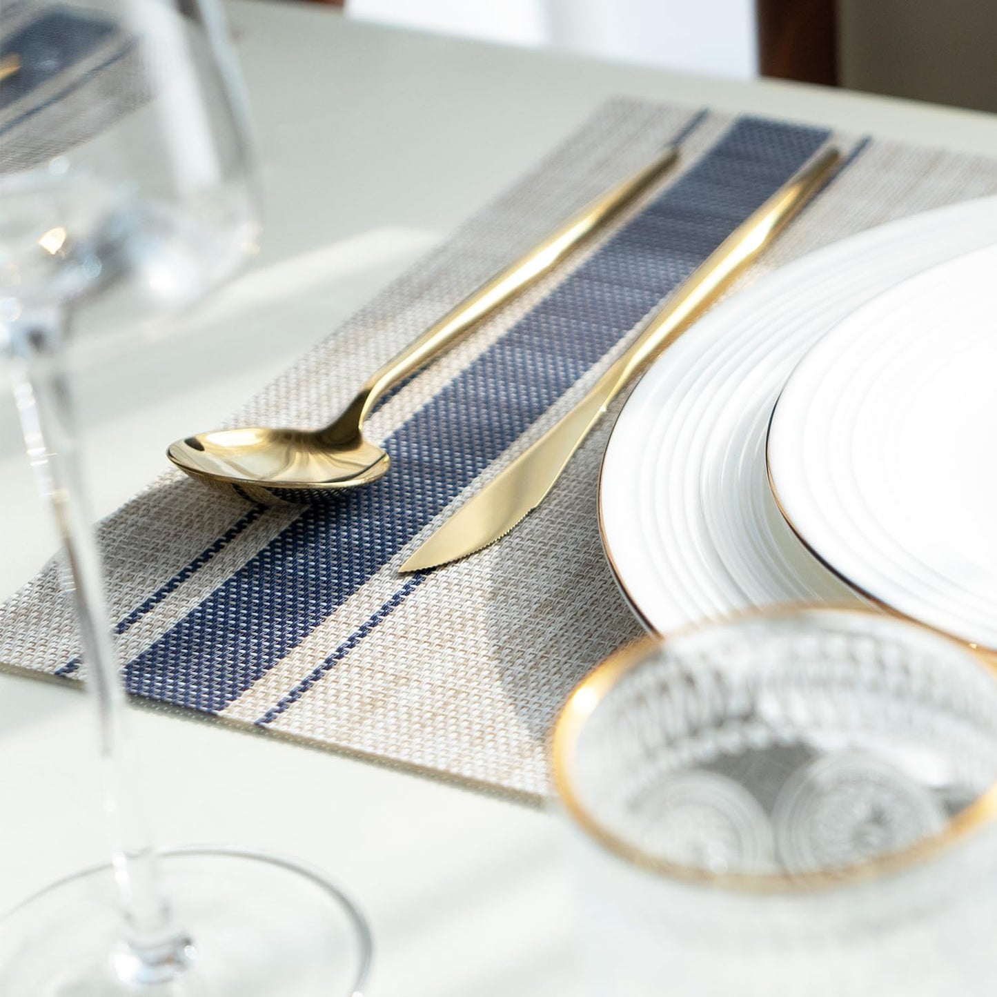 SUMYMERY Placemats Set of 4 Vinyl/Plastic Woven Place Mats for Kitchen Table Indoor/Outdoor Washable Placemat Wipeable Dining Table Mats (Khaki Blue,4)