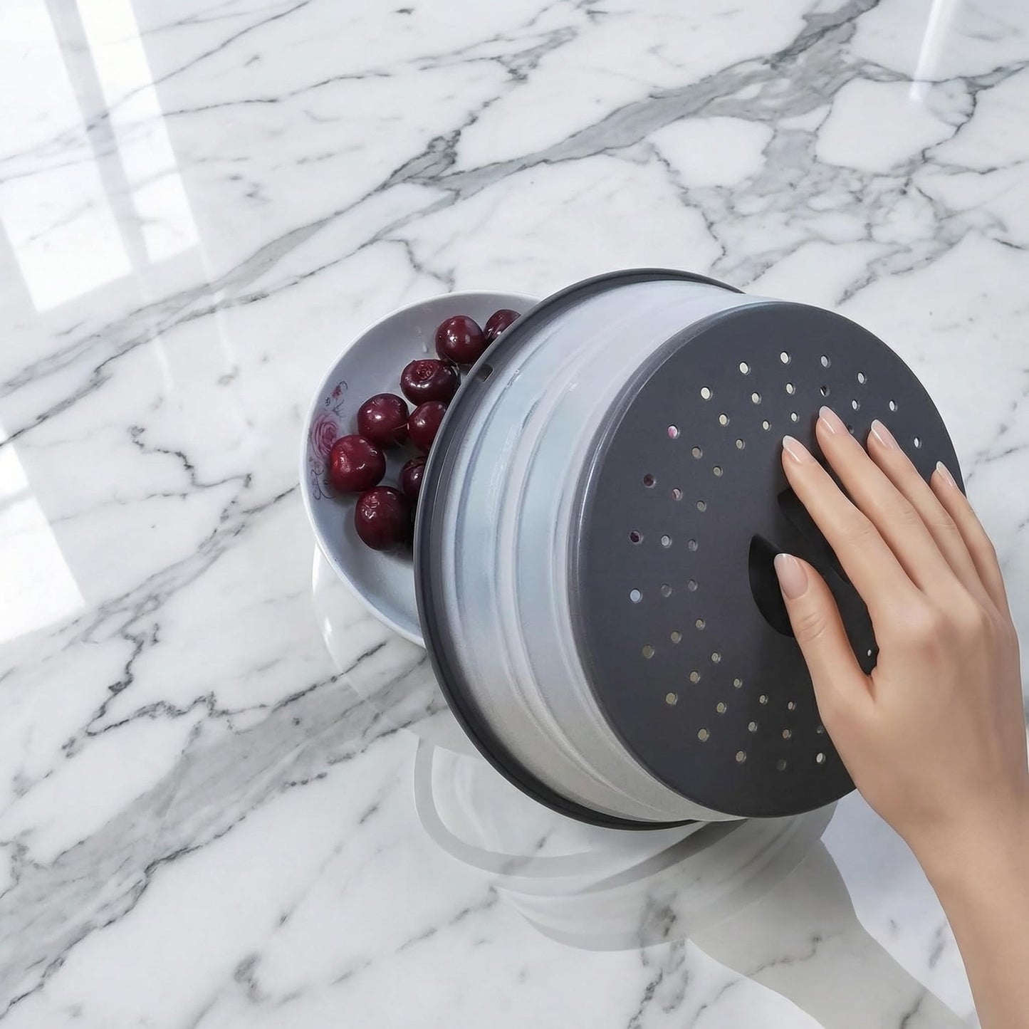 WENWELL Collapsible Microwave Splatter Cover for Food, Vented Microwave Plate Cover Lid 10.5 inch, BPA-Free Silicone & Plastic, Dishwasher Safe, Multipurpose Colander for Fruit Vegetable, Black