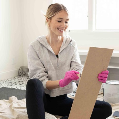 FRAMAR Pink Nitrile Gloves - Disposable, Latex-Free, Medium Size for Hair Dye & Cleaning | 100 Pack