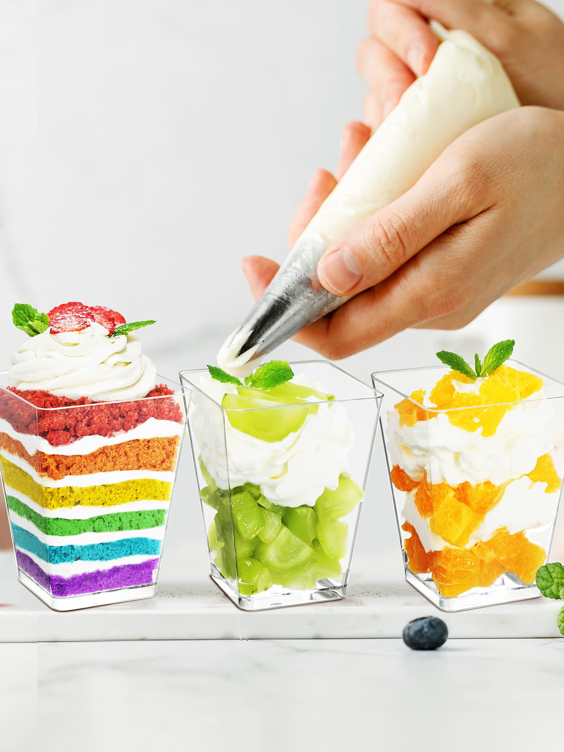 NEEBAKE 110 Sets 5oz Plastic Dessert Cups with Lids - Parfait Cups with Lids, Clear Mini Dessert Cups, Small Tumbler for Puddings, Mousse, Appetizers (Not Included Spoons)
