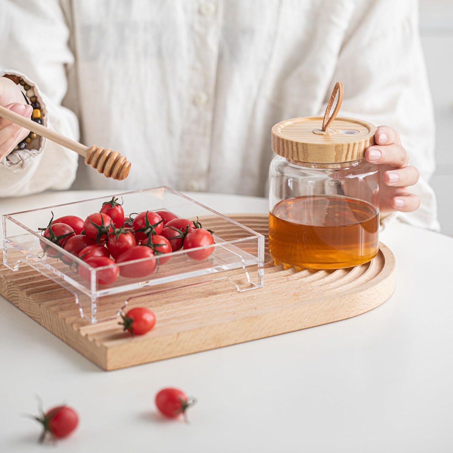 KEKEHOME Honey Pot Airtight Glass Honey Jars with Dipper Stick and Wooden Lid, Honey Bottle Containers for Storing Honey, Honey Holder for Home Kitchen