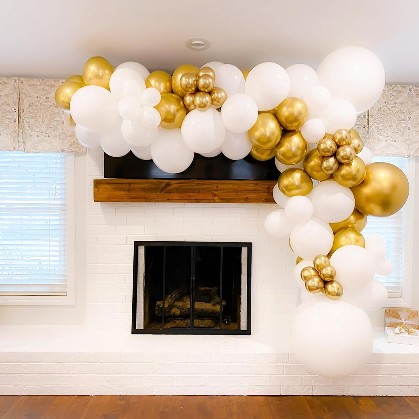 Voircoloria Metallic Gold Balloon Garland Kit - 90 Pack in 5/10/12/18 Inch Sizes for Weddings & Celebrations