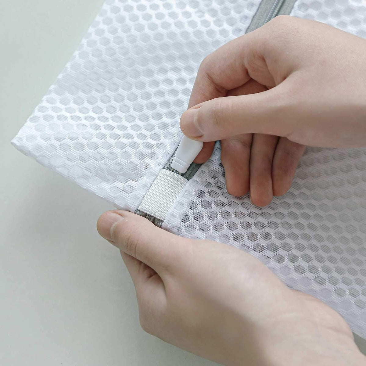 Mesh Laundry Bags by [Brand Name] - Durable 125gsm Wash Bags for Delicates | 2XL & 2L Sizes