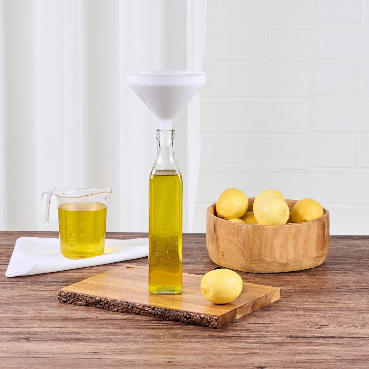 Restaurantware Met Lux 16-Ounce Plastic Funnel - Precise Spout for Easy Ingredient Transfer | White