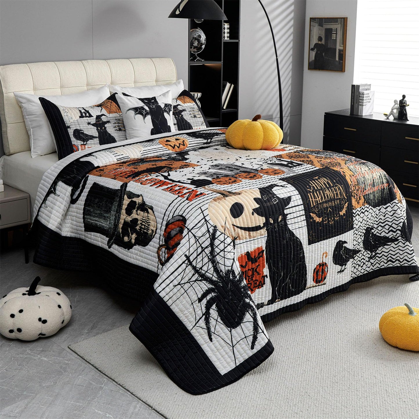 Cmfshape Halloween Quilt Set King Size,Black Reversible Quilt Bedding Set 3PCS,Bat Pumpkin Spider Festival Themed Bedspread King,Decorative Bedding Coverlet with 2 Pillow Shams(Black&White,104"x90")