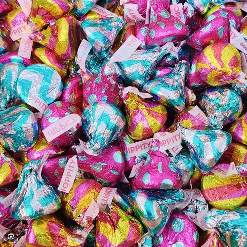 Easter Hershey Kisses Egg Hunt Candy, 2 Lbs Bulk, Individually Wrapped Milk Chocolate Kisses in Pastel Springtime Hippity Hoppity Foils, Easter Bunny Themed Egg Filler Candy, Easter Basket Stuffers