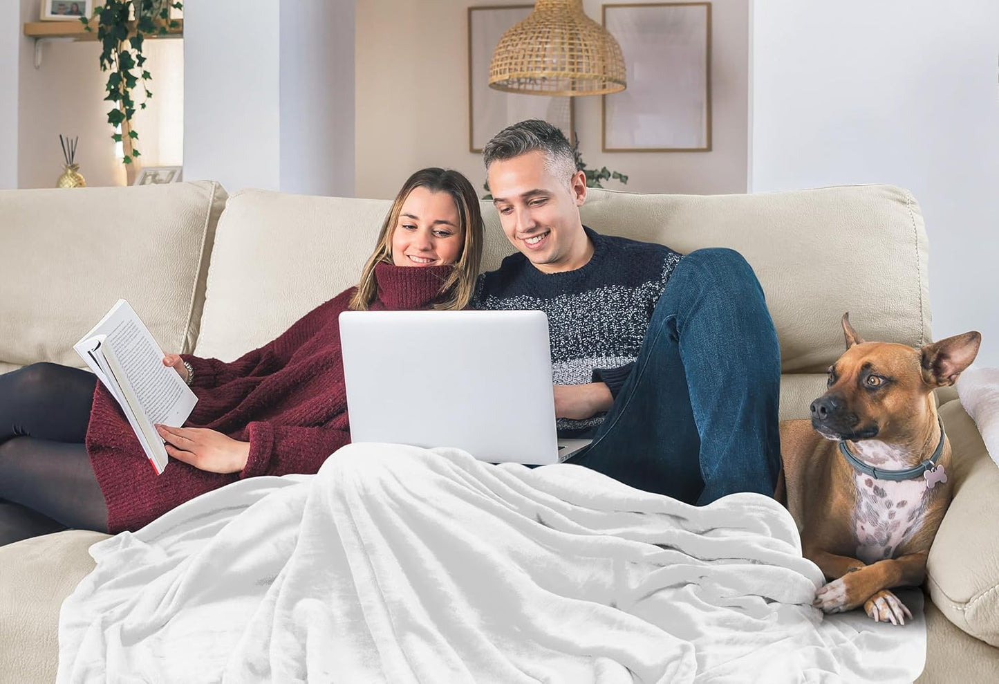 Utopia Bedding Fleece Blanket - Ultra Soft King Size White (90x102 Inches) | Cozy, Lightweight, All-Season Home Decor Gift