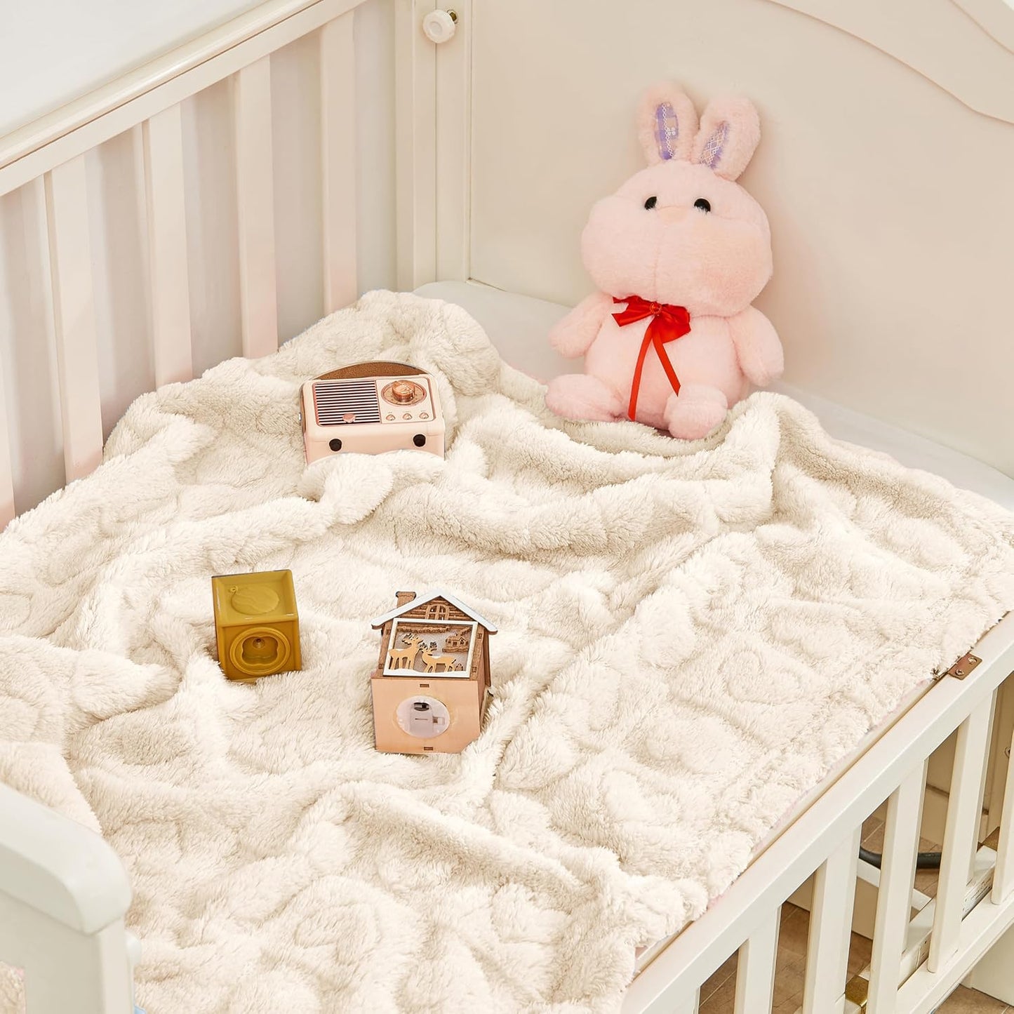Yurhap Fleece Baby Blanket - Ultra Soft Heart Checkered Design | Cozy 30”×40” Infant Receiving Blanket (Cream)