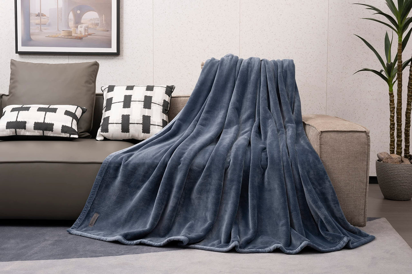 Mellowdy Extra Thick Hearty Plush Flannel Blanket (Burnt Orange, 60x80) - 500GSM Twin Size Warm Blanket for Winter, Fall | Soft, Fluffy, Cuddly, Perfect for Bed, Oversized Throw for Couch, Sofa