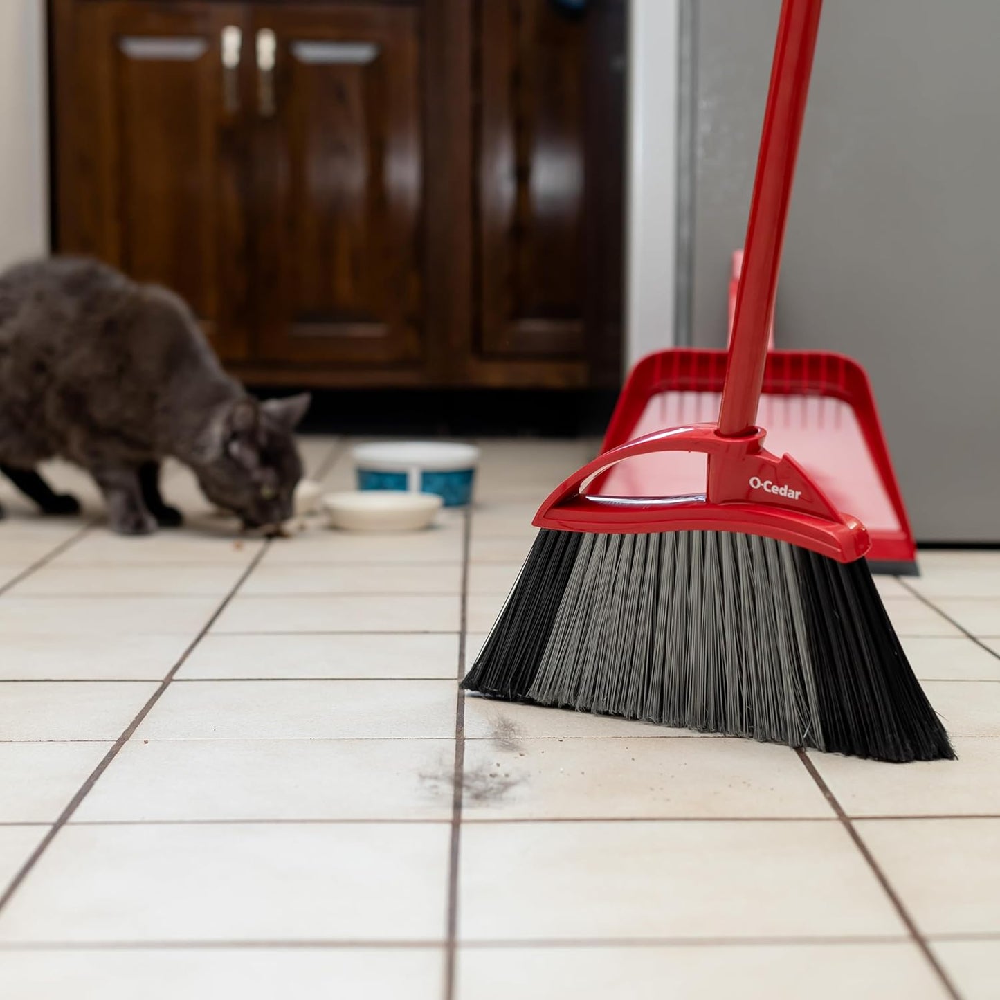 O-Cedar Pet Pro Broom - Step-On Dustpan for Effortless Cleaning | Removes 99% Pet Hair | Ideal for Cat & Dog Owners
