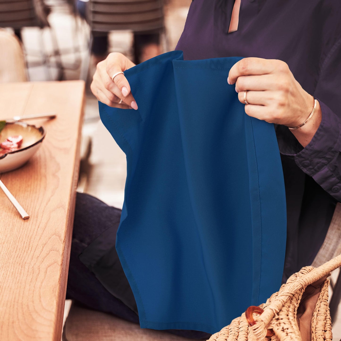 Utopia Home [24 Pack, Royal Blue] Cloth Napkins 20x20 Inches, 100% Polyester Hemmed Edges, Washable and Reusable Ideal for Parties, Weddings and Dinners