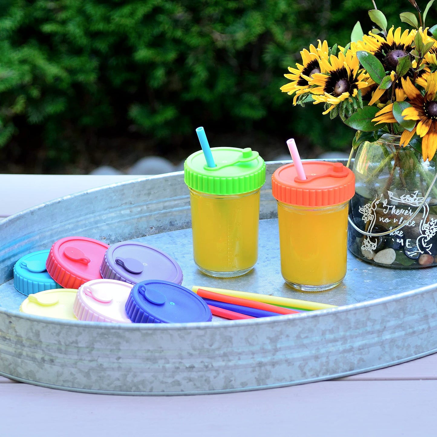 Youngever 8 Pack Glass Jars with Straws, 8 Ounce Glass Cups with Airtight Lids (8 Rainbow Colors)
