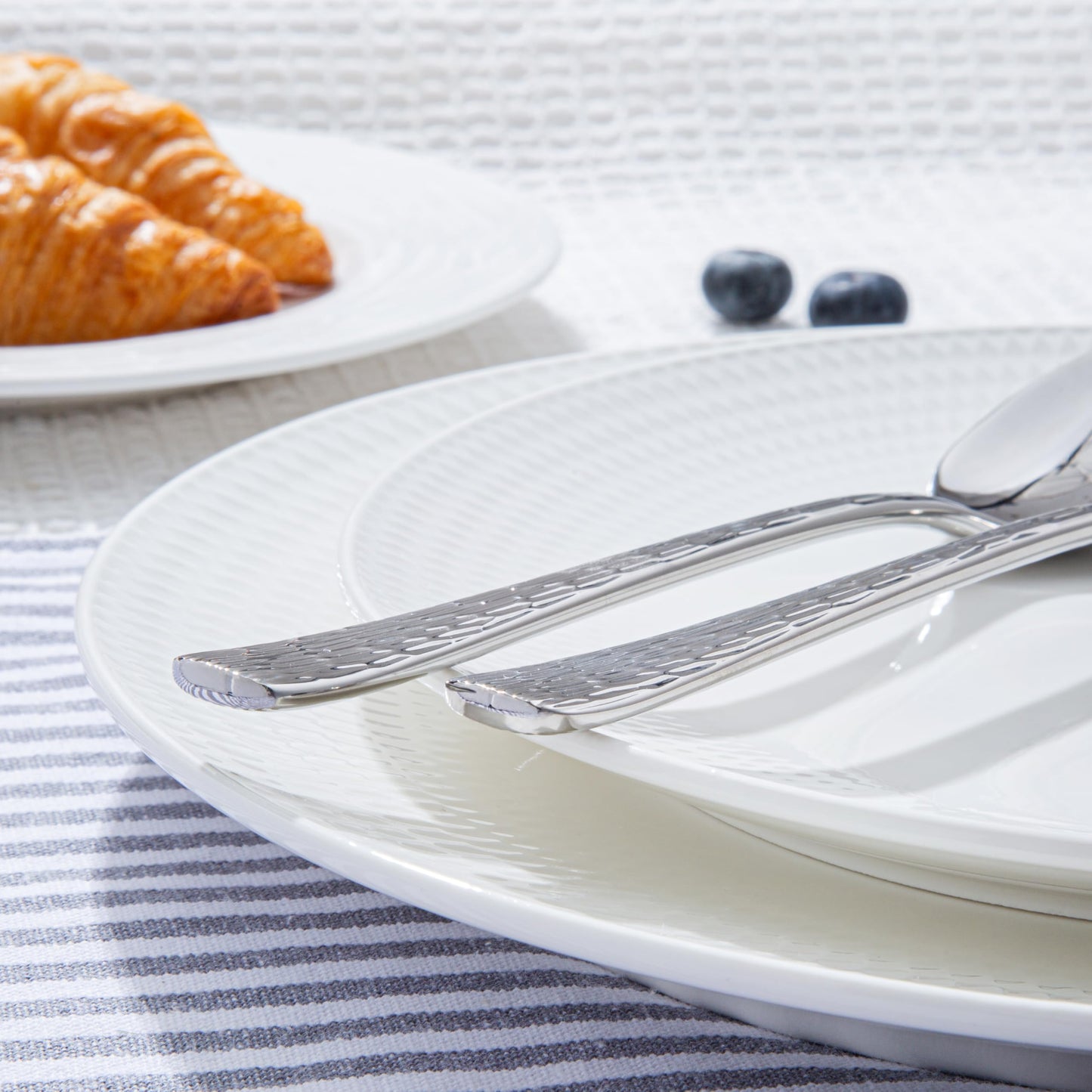 KINGSTONE Hammered Silverware Set, 20-Piece Flatware Set, 18/10 Stainless Steel Premium Cutlery with Unique Ripple Handles Design Mirror Polished - Dishwasher Safe