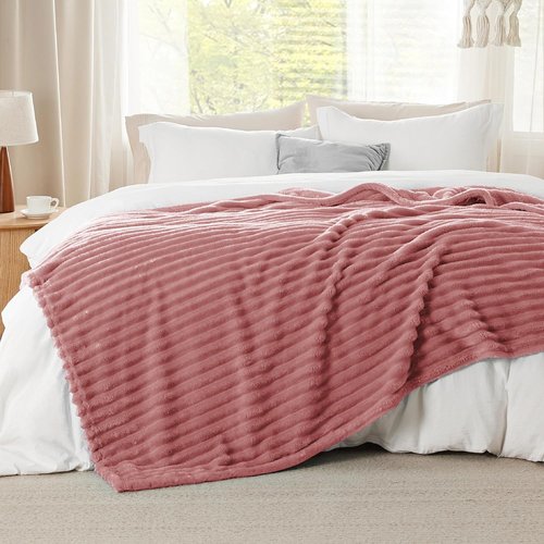 Bedsure GentleSoft Full Blanket - Cozy Dusty Pink Fleece Throw for Women | Perfect Gift for Mom, 84x90 Inches
