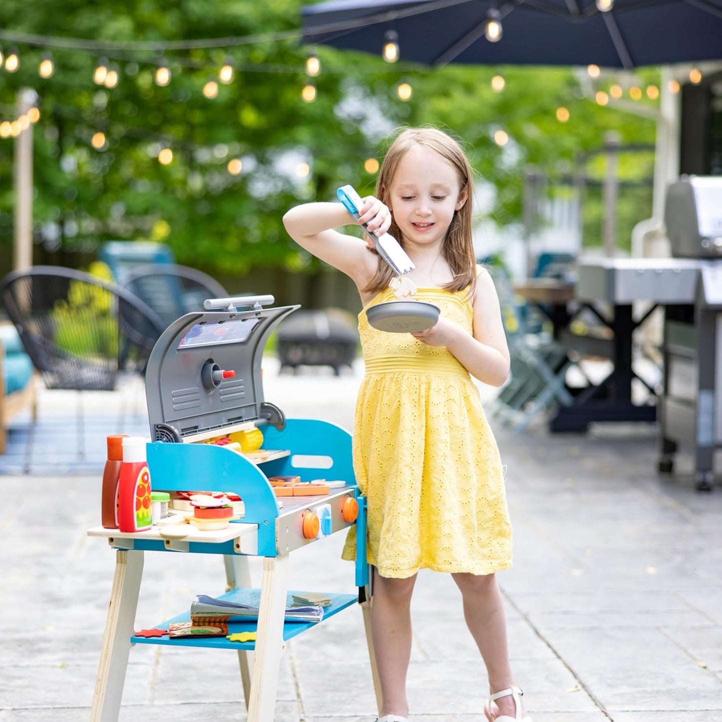 Melissa & Doug Deluxe Wooden Barbecue Grill & Smoker | Kids Play Kitchen Set with Pizza Oven & Toy Food - FSC Certified for Ages 3+