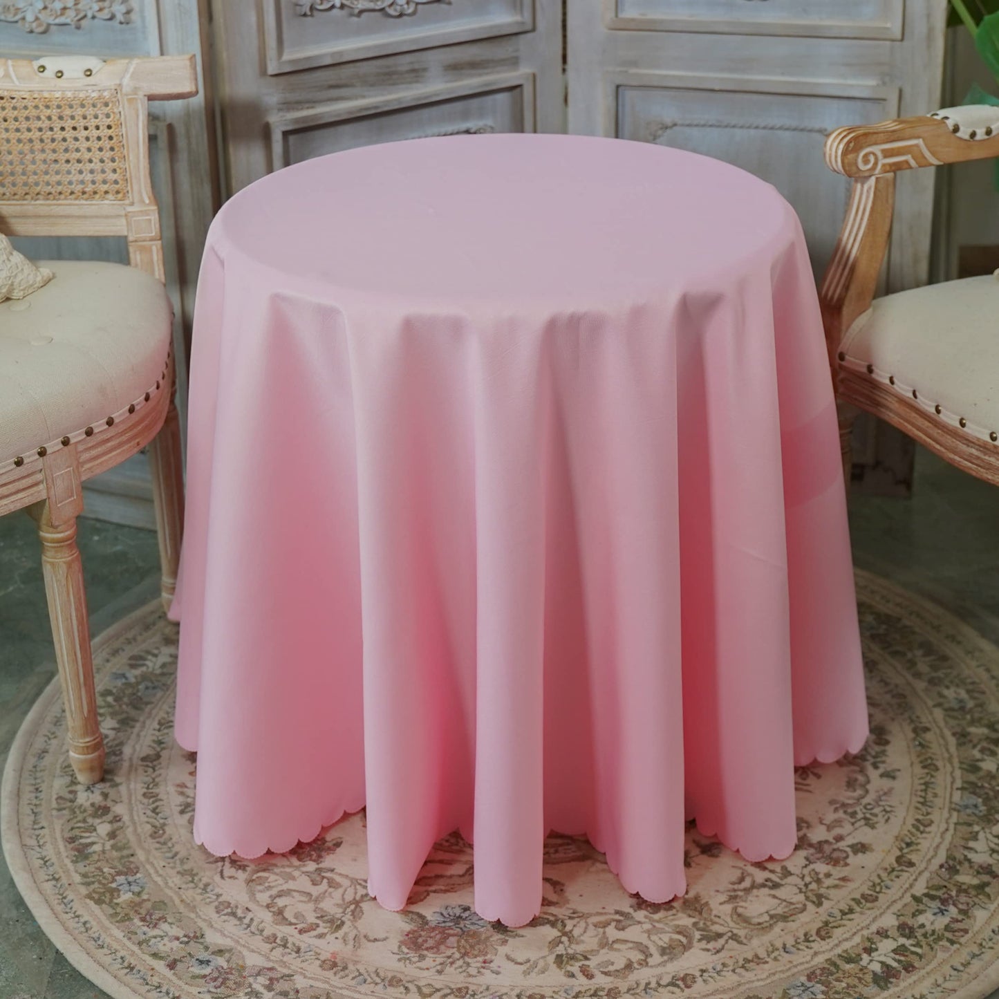 JYFLZQ Pink Round Tablecloth 70 Inch for 4 Foot Tables Machine Washable, Durable, Thick Polyester Fabric Table Cloth Table Cover for Parties Banquet Wedding(Equipped with 4 Napkin Cloth)