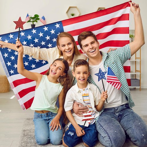 Hedeey 4th of July Tiered Tray Decor Wooden Star Set, 3 Pcs Memorial Day Table Decorations, Rustic Patriotic Tabletop Home Decor, Red White and Blue Decorations for Home (Shiny)