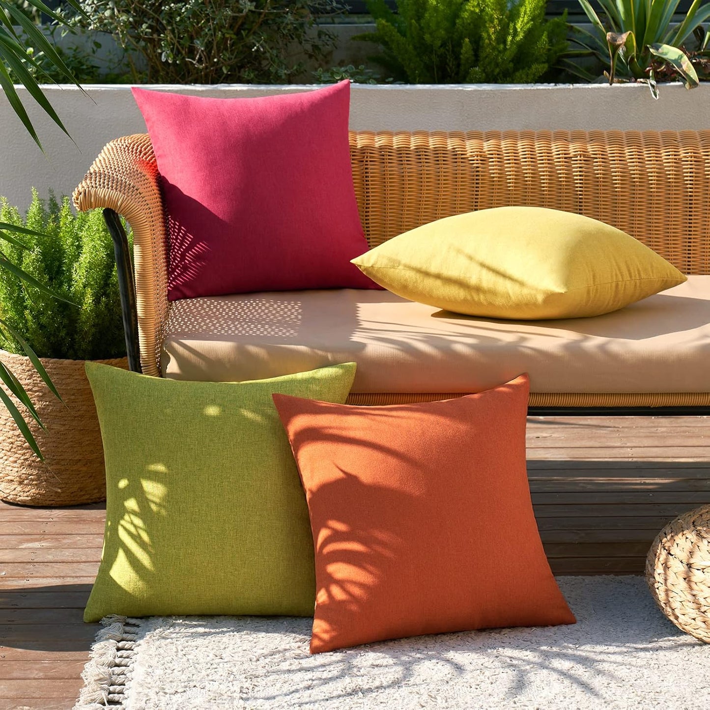 MIULEE Decorative Outdoor Throw Pillow Covers - Waterproof Farmhouse Cushion Cases | 18x18 Inch Red/Green (Pack of 4)