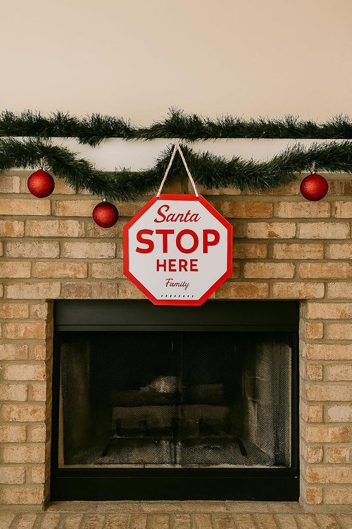 Christmas Santa Please Stop Here Sign - Wooden Front Door Hanger for Holiday Decor | Indoor & Outdoor Use