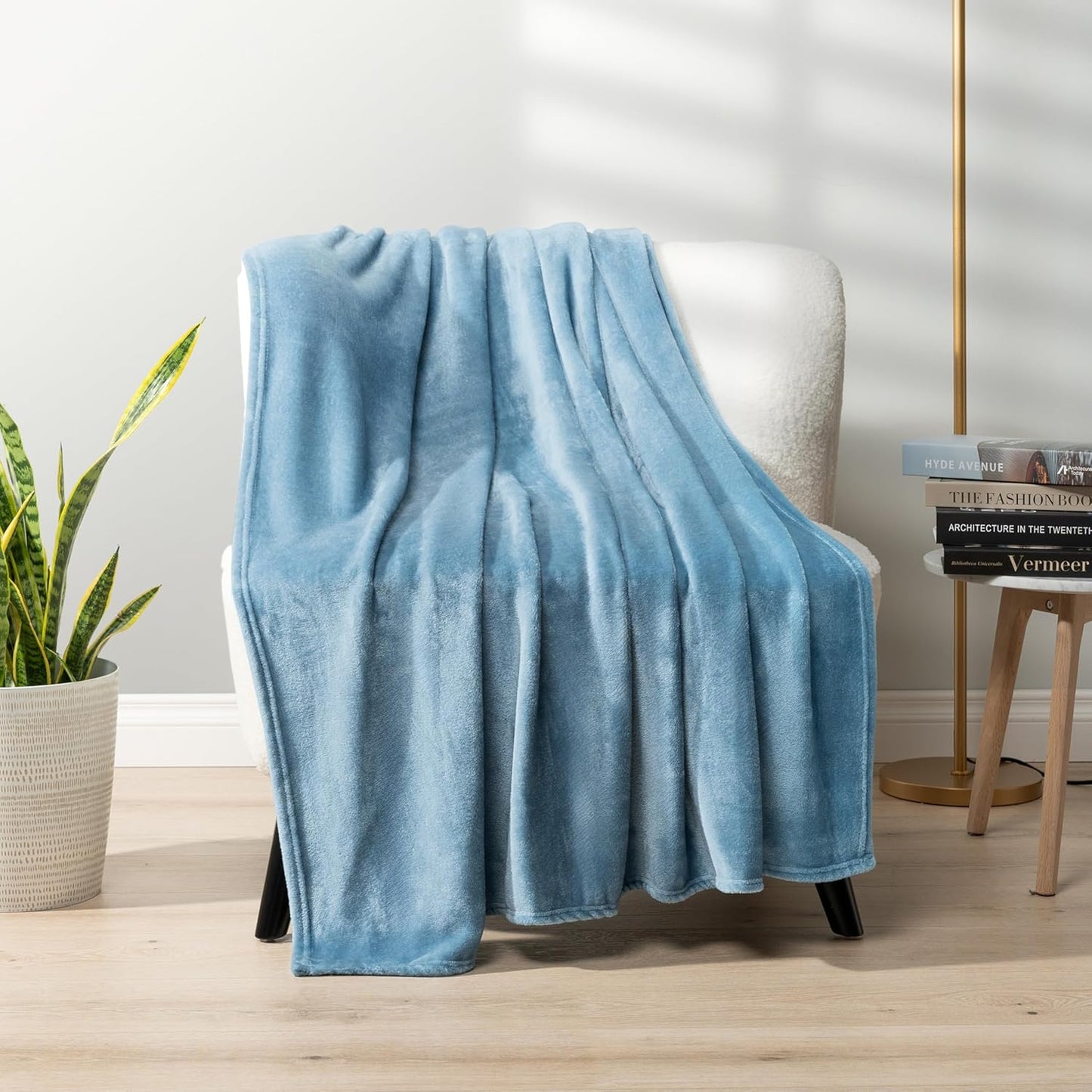 PAVILIA Dusty Blue Fleece Throw Blanket - Super Soft Flannel Sofa Blanket | Cozy 50x60" Plush Gift