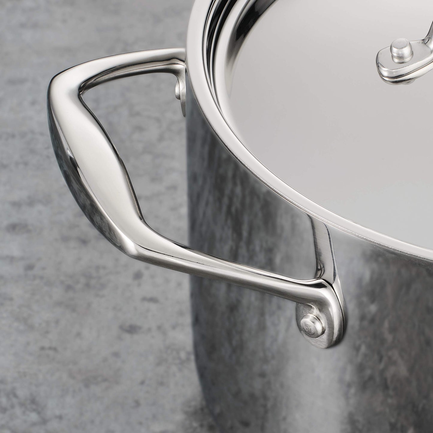 Tramontina Signature Tri-Ply Clad Stainless Steel 5-Quart Dutch Oven Pot with Lid, Induction-Ready, Dishwasher-Safe, NSF-Certified, Made in Brazil