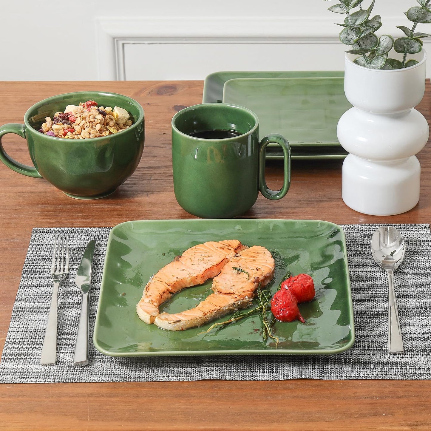 vicrays Ceramic Square Plates Set of 6 - Large Porcelain 10 inch Dinner Plates for Steak Pasta Pizza - Microwave Oven and Dishwasher Safe - Green