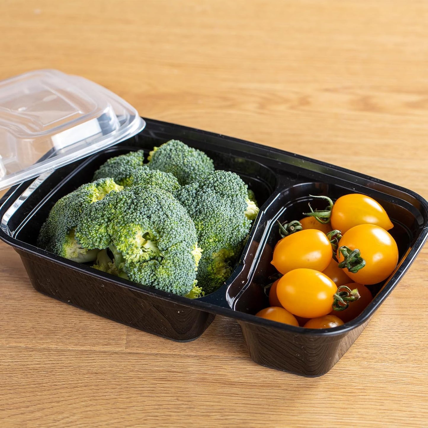 Skiennix Professional Meal Prep Containers - 32oz, 2-Compartment, 50-Pack | Microwave & Freezer Safe