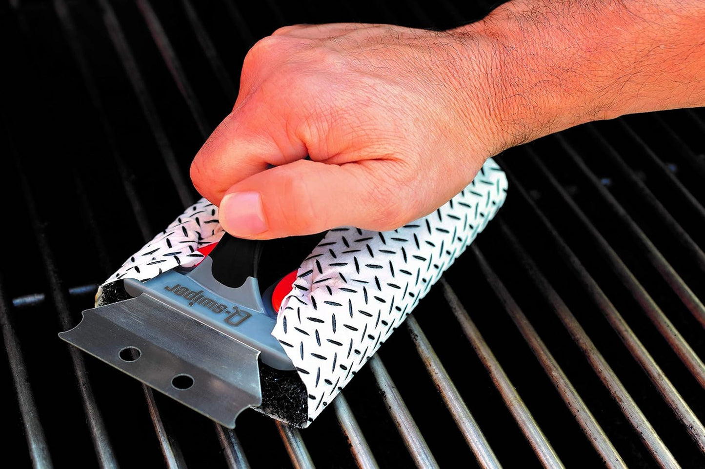 Proud Grill Q-Swiper BBQ Grill Cleaner Set - Bristle-Free Brush & 25 Safe Cleaning Wipes | Perfect for Grease Removal