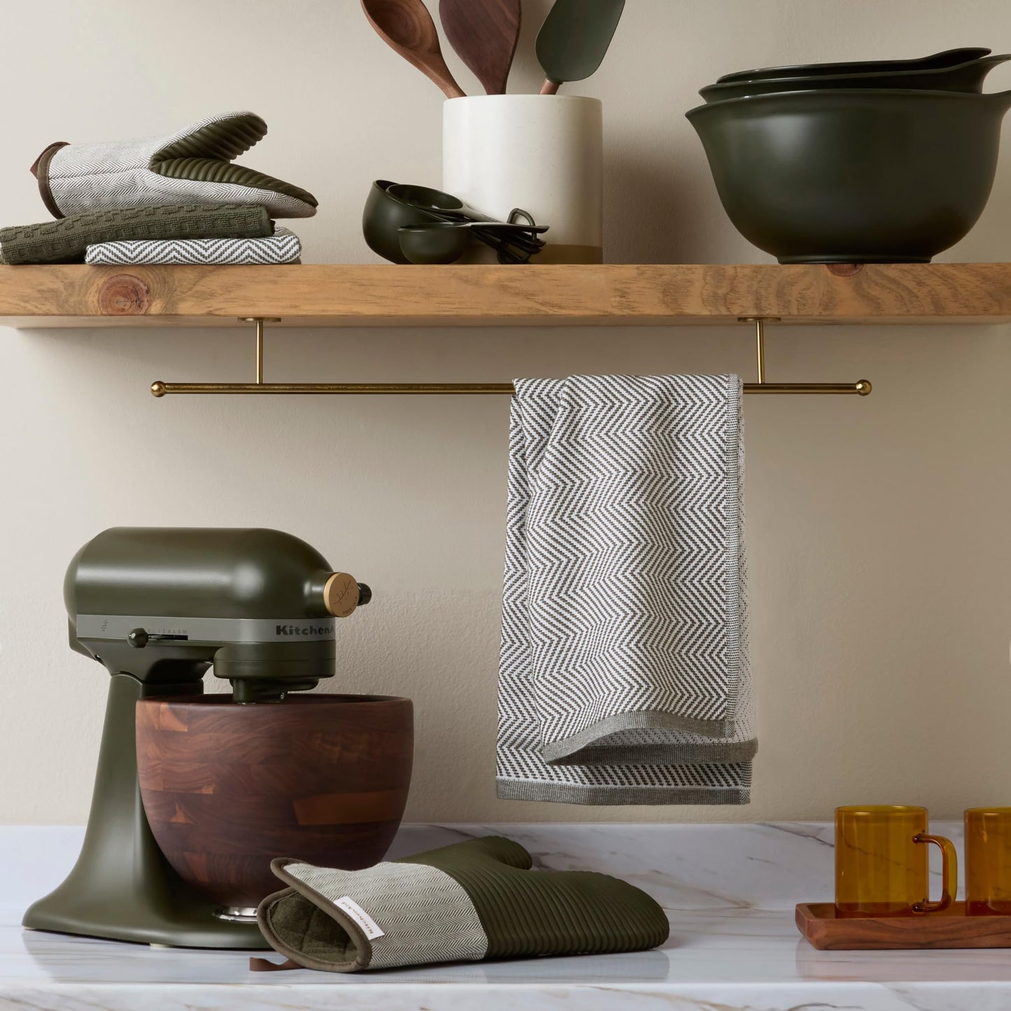 KITCHENAID® Evergreen Design Series Herringbone Ribbed Soft Silicone Oven Mitts 2-Pack Set, Heat Resistant up to 500°F, Flexible & Waterproof, Deep Forest Green, 7"x14"