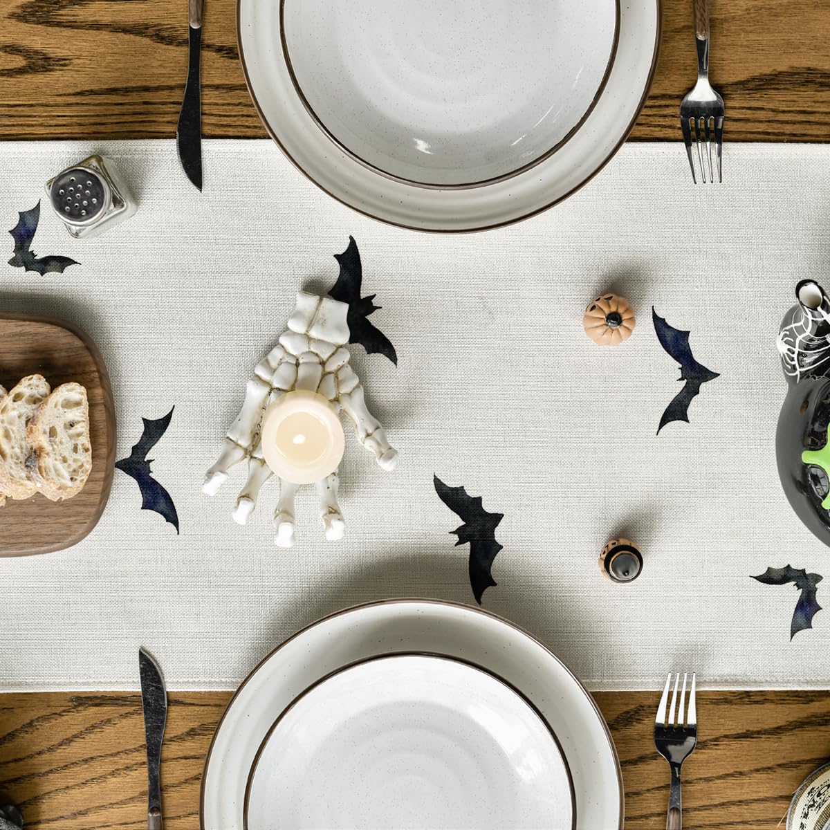 Artoid Mode Silhouette Black Bats Halloween Table Runner, Fall Kitchen Dining Table Decoration for Home Party Decor 13x108 Inch
