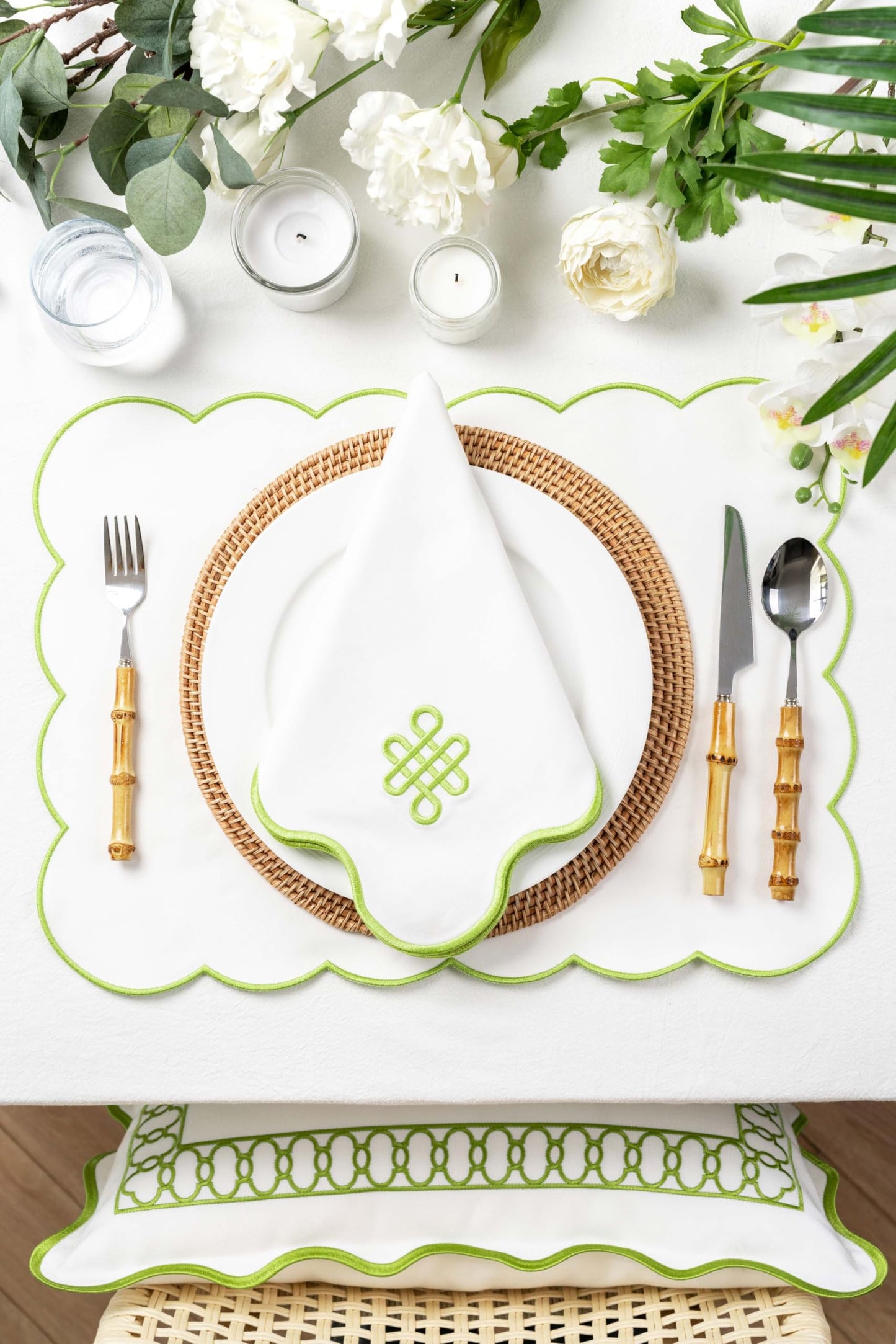 Hofdeco Premium Coastal Patio Indoor Outdoor Napkin Set of 4, 20”x20” Washable Dinner Napkins for Beach House Decor Green Embroidered Endless Knot