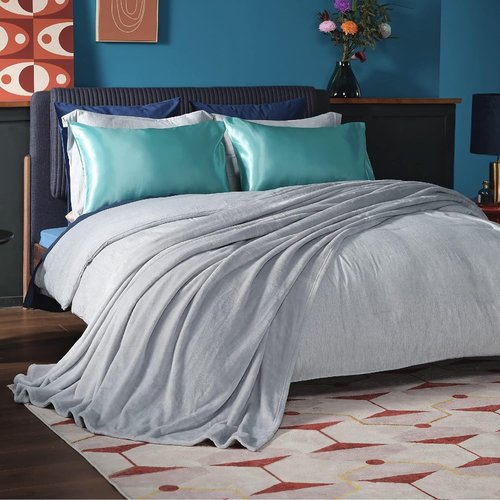 Bedsure GentleSoft Fleece Bed Blanket - Soft, Lightweight, Plush Luxury in Light Grey | Full Size 84x90 Inches